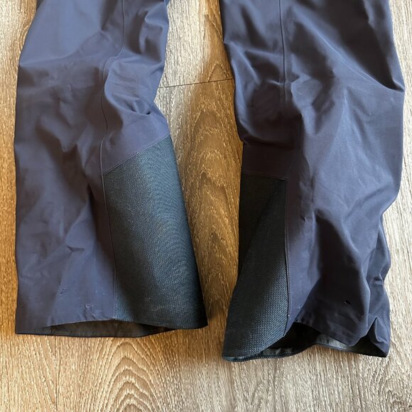 Arc'teryx Women's Navy Pants - Picture 8 of 10